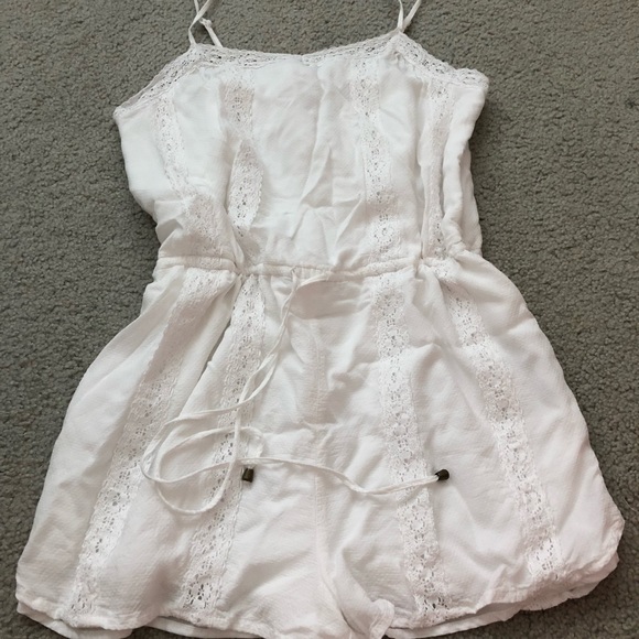 Forever 21 white romper - Picture 2 of 3